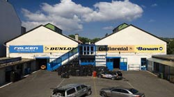 Fehérvári úti gumiszerviz gumi kiadás, gumi szerelés, használt gumi, Falken téli gumi, Dunlop nyári gumi, Continental és Barum gumi reklám.